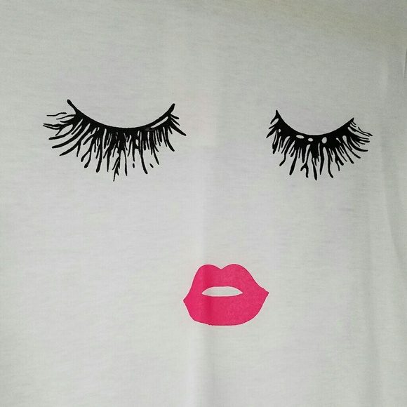 LAST ONE! Kissy face eyelash short sleeve tee - Picture 4 of 6